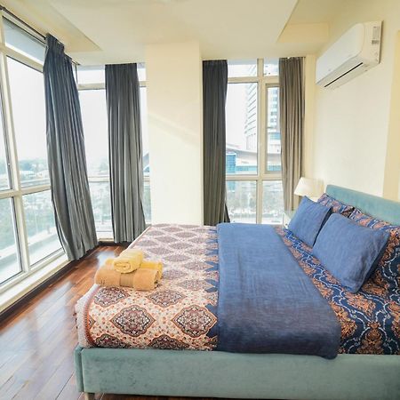 Cozy 2-Bedroom Apartment With King Beds, Balcony & Stunning Views At Elysium 伊斯兰堡 外观 照片